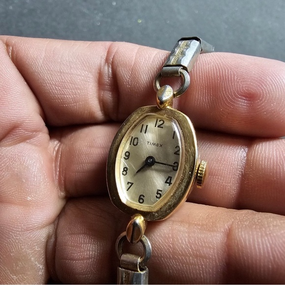 Vintage Timex Cocktail Watch Mechanical Wind Up Gold Tone Needs New Band - Picture 4 of 8